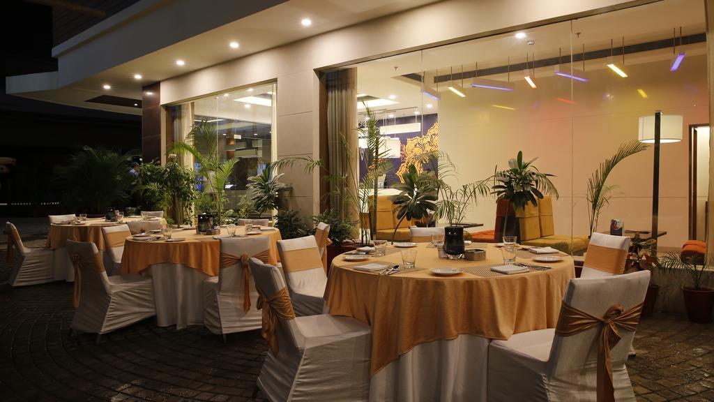 Nirwana Hometel Jaipur- A Sarovar Hotel Ngoại thất bức ảnh