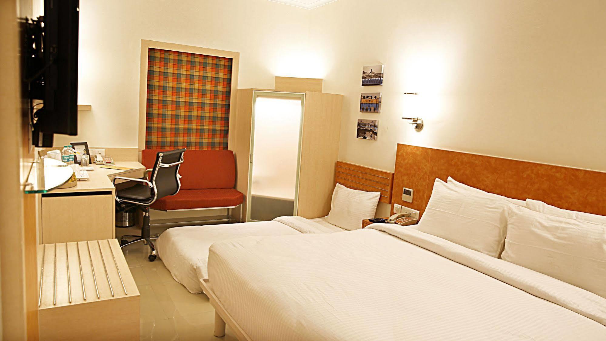 Nirwana Hometel Jaipur- A Sarovar Hotel Ngoại thất bức ảnh