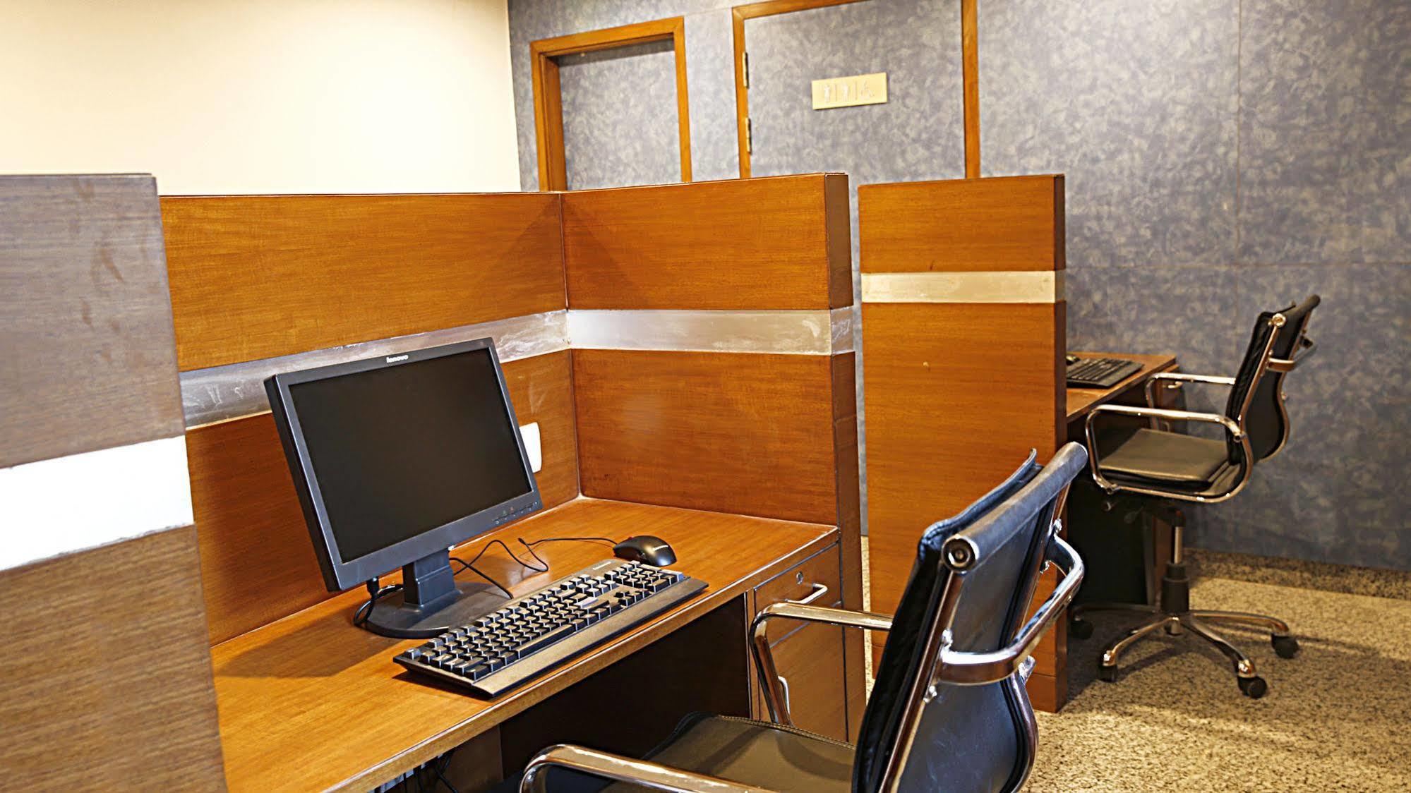 Nirwana Hometel Jaipur- A Sarovar Hotel Ngoại thất bức ảnh