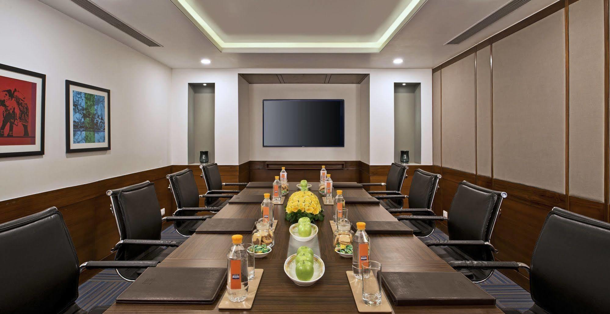 Nirwana Hometel Jaipur- A Sarovar Hotel Ngoại thất bức ảnh